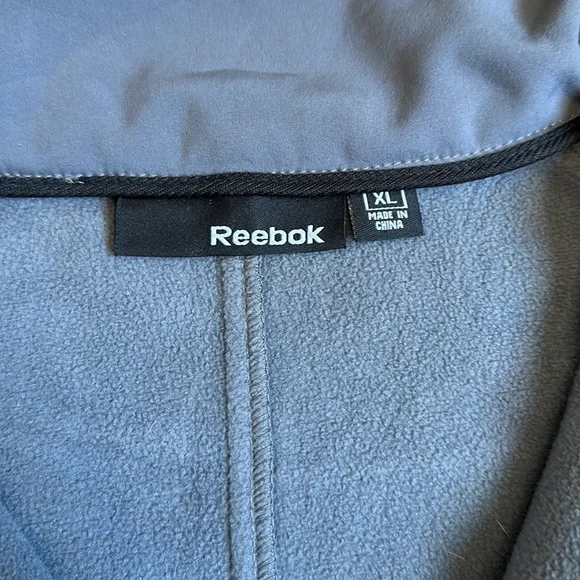 Men’s NHL 2016 Stadium Series Coors Light Coat - Picture 3 of 4